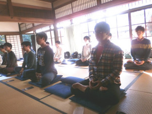 京都のお寺でマインドフルネスを体験します 通信制高校 サポート校のトライ式高等学院 丸太町校のブログ